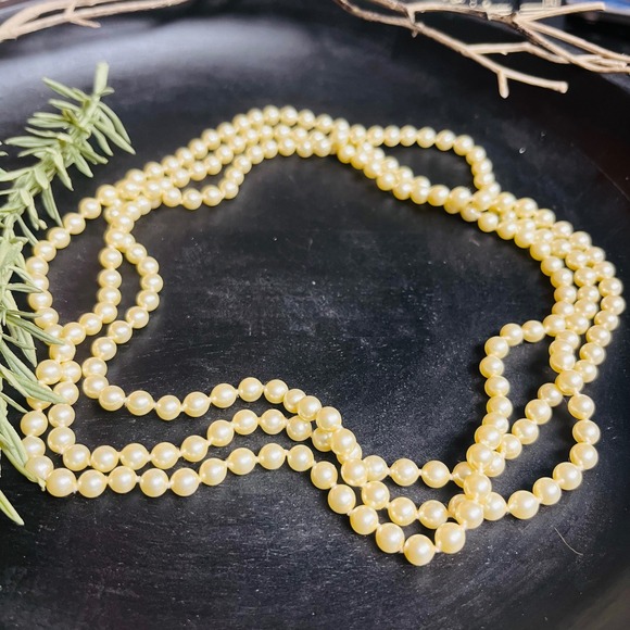 60" Cream Faux Pearl Necklace | Acrylic Beads • 1920s Flapper Vintage Statement - Picture 3 of 5